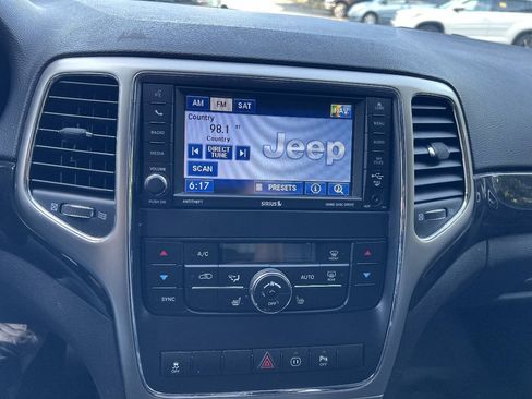 Used 2012 Jeep Grand Cherokee Laredo AWD/4WD image 23