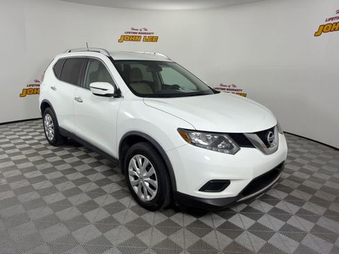 Used 2016 Nissan Rogue S w/ Appearance Package FWD image 7
