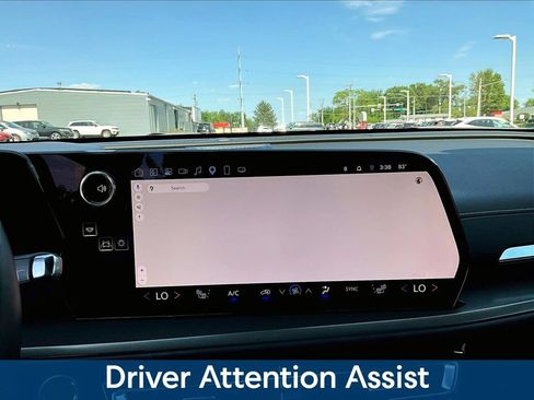 Used 2025 Chevrolet Traverse LT w/ Enhanced Driving Package AWD/4WD image 20