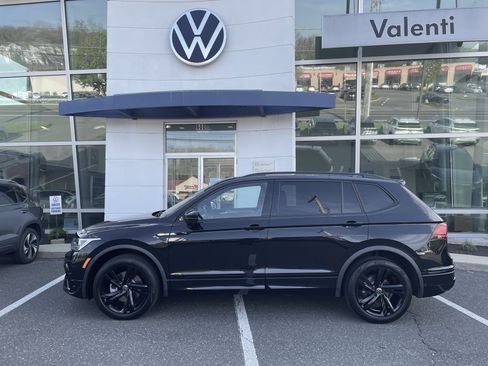 Certified 2024 Volkswagen Tiguan SE R-Line AWD/4WD image 4