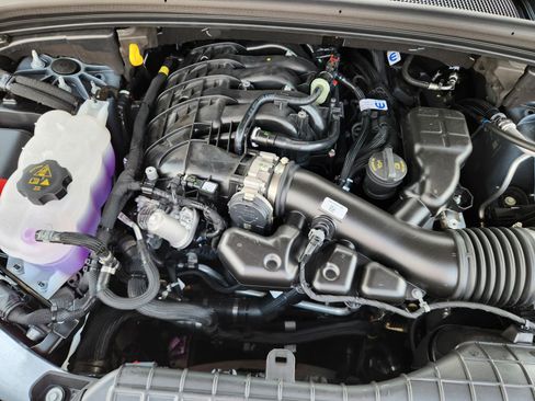 New 2025 Jeep Grand Cherokee L Laredo image 21