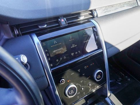 Used 2023 Land Rover Discovery Sport SE image 23