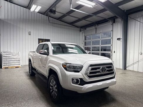 Used 2023 Toyota Tacoma Limited image 29