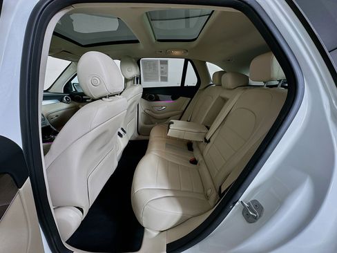 Used 2021 Mercedes-Benz GLC 300 w/ Premium Package image 27