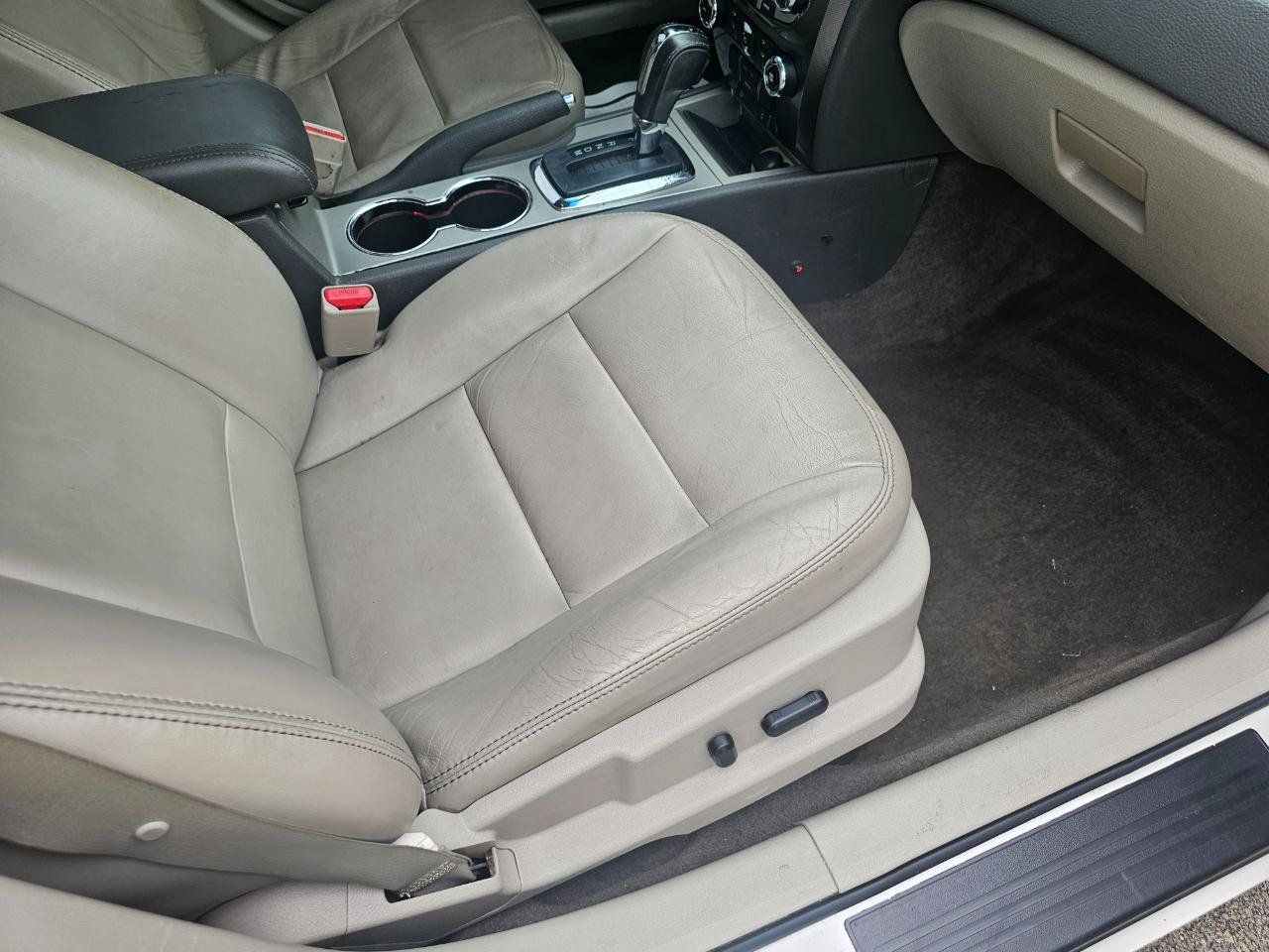 Used 2012 Ford Fusion SEL FWD image 16