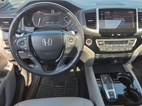 Used 2017 Honda Pilot Touring image 12