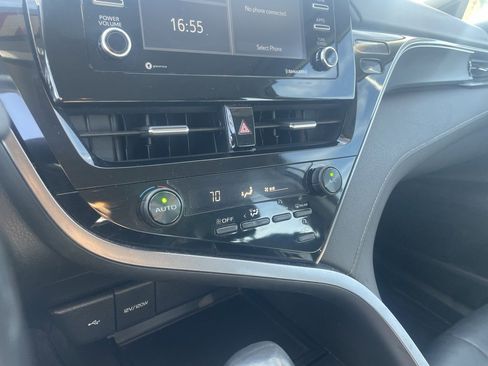 Used 2021 Toyota Camry SE image 15