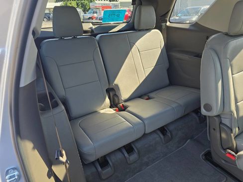 Used 2018 Chevrolet Traverse Premier image 34