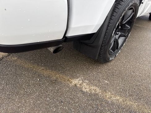 Used 2022 RAM 1500 Big Horn AWD/4WD image 12