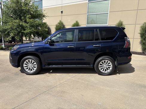 Used 2022 Lexus GX 460 Premium w/ Premium Package AWD/4WD image 25