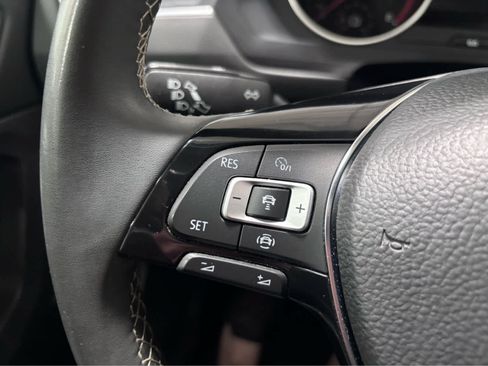 Used 2021 Volkswagen Tiguan SE w/ Panoramic Sunroof Package AWD/4WD image 19
