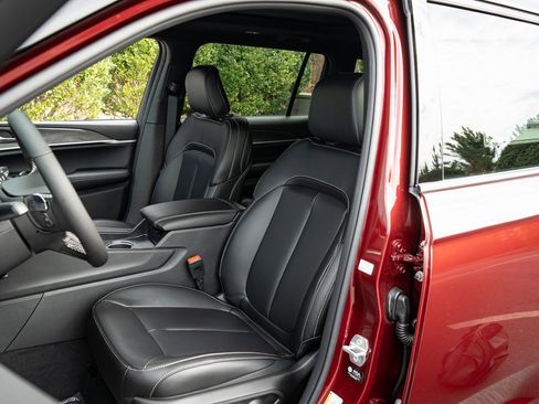 New 2025 Jeep Grand Cherokee L Limited AWD/4WD image 15