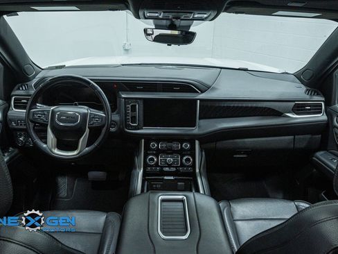 Used 2023 GMC Yukon XL Denali w/ Denali Reserve Package image 28