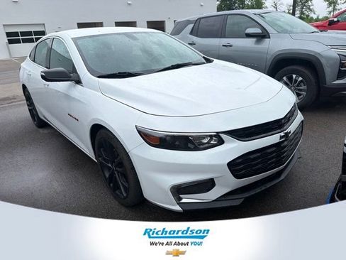 Used 2018 Chevrolet Malibu LT w/ Redline Edition FWD image 1