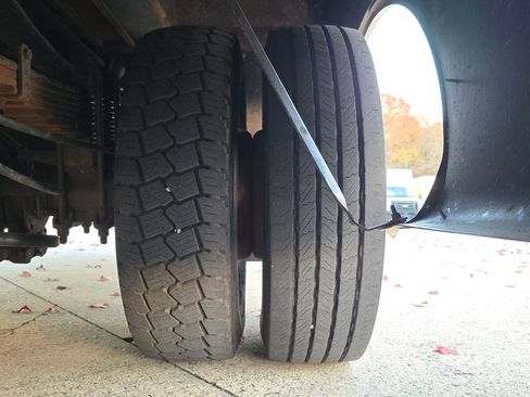 Used 2019 Ford F550 2WD Regular Cab Super Duty image 17