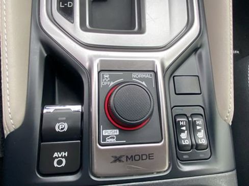 Certified 2024 Subaru Forester Premium AWD/4WD image 33