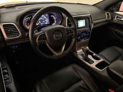 Used 2017 Jeep Grand Cherokee Limited RWD image 4