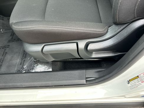 Used 2023 Nissan Rogue S FWD image 12