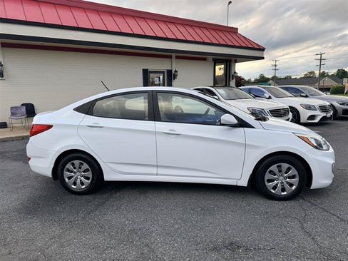 Used 2016 Hyundai Accent SE FWD image 4