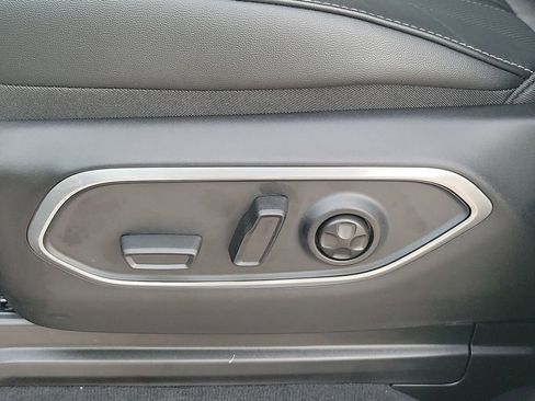 New 2025 Jeep Wagoneer 2WD w/ Convenience Group I image 29