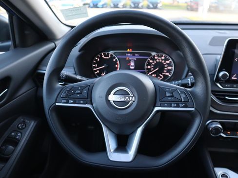 New 2025 Nissan Altima 2.5 SV image 21