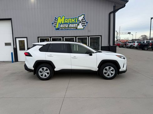 Used 2019 Toyota RAV4 LE image 6
