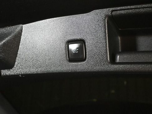 Used 2020 Ford Escape Titanium FWD image 22