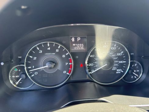 Used 2012 Subaru Outback 3.6R Limited w/ Moonroof Pkg AWD/4WD image 26