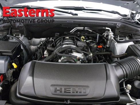 Used 2024 Dodge Durango R/T w/ Tow 'N Go Package AWD/4WD image 7