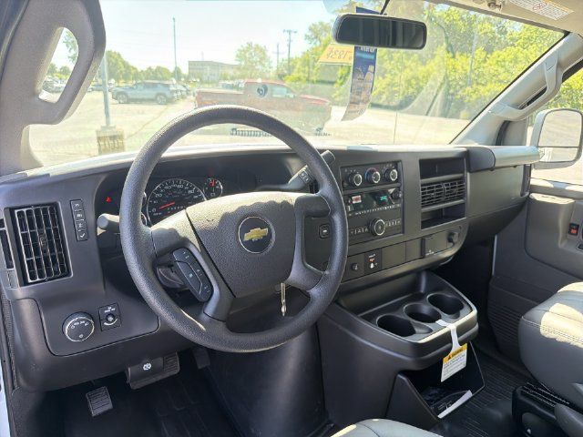 Used 2026 Chevrolet Express 2500 Extended w/ Driver Convenience Package RWD image 17