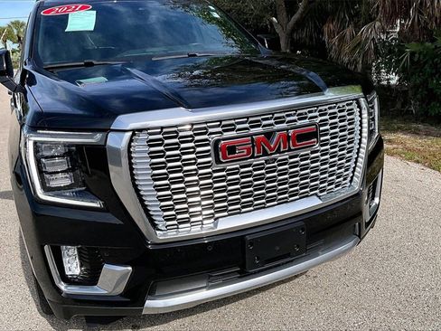 Used 2021 GMC Yukon Denali w/ Denali Ultimate Package image 11