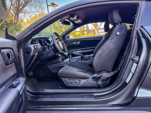 Used 2015 Ford Mustang Coupe image 22