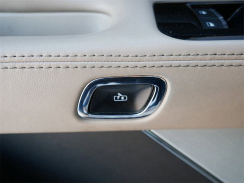 Used 2021 Lincoln Aviator Reserve w/ Equipment Group 202A image 15