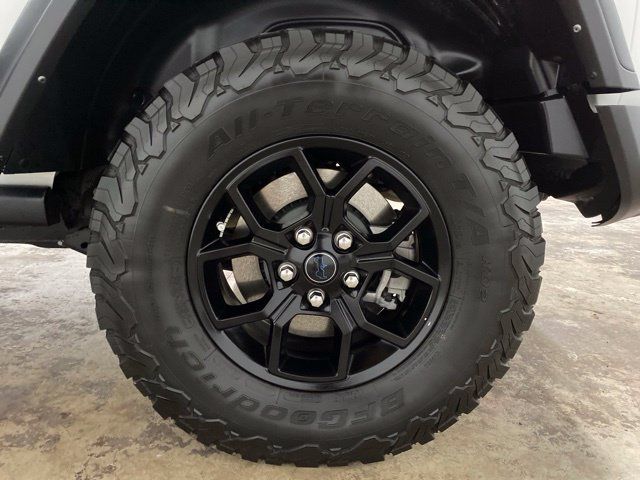Used 2024 Jeep Wrangler Unlimited AWD/4WD image 27