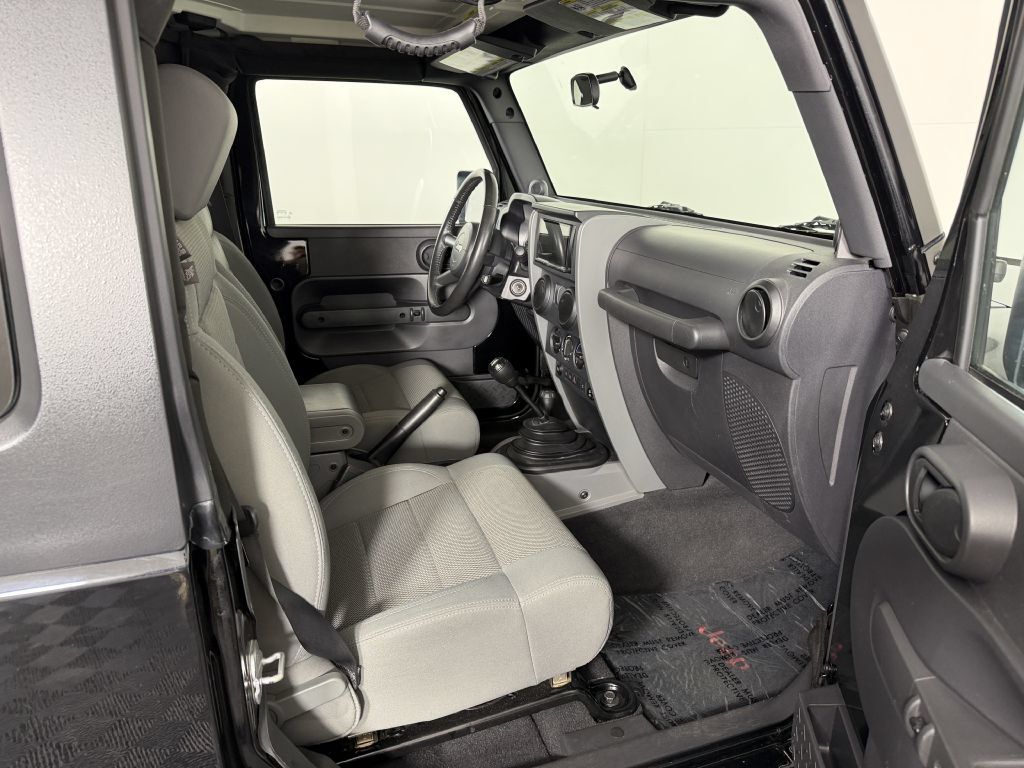 Used 2007 Jeep Wrangler Rubicon w/ Dual Top Group AWD/4WD image 20