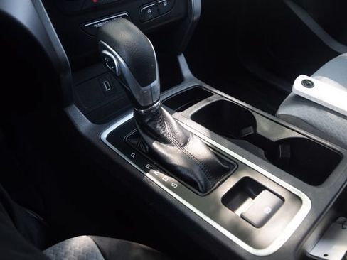 Used 2019 Ford Escape SE FWD image 12