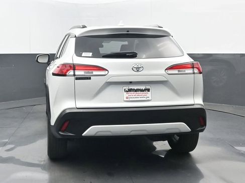 Used 2023 Toyota Corolla Cross LE w/ Moonroof Package image 21