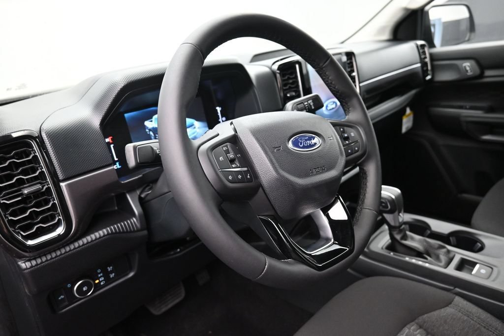 New 2026 Ford Ranger XLT w/ Black Appearance Package RWD image 17