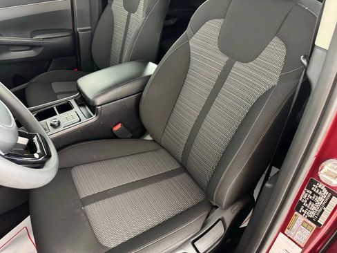 Used 2023 Kia Sorento LX image 29