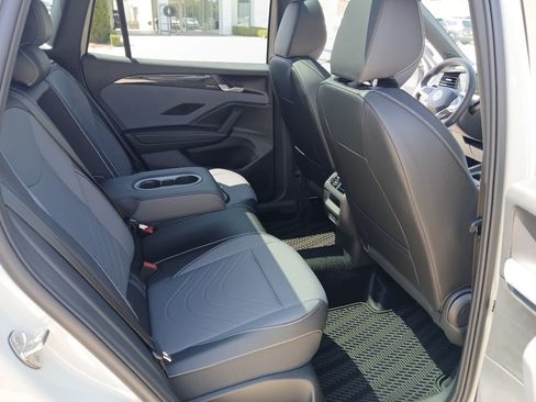 New 2026 Volkswagen Tiguan SE R-Line FWD image 22