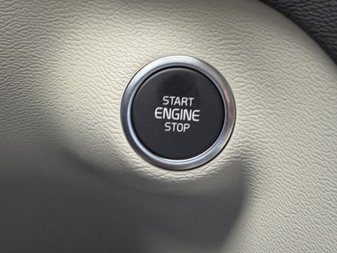 New 2026 Volvo XC40 B5 Plus w/ Climate Package AWD/4WD image 25