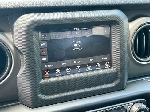 Used 2022 Jeep Wrangler Sport AWD/4WD image 12