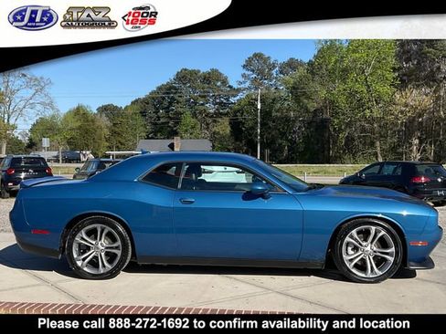 Used 2022 Dodge Challenger GT w/ Plus Package RWD image 8