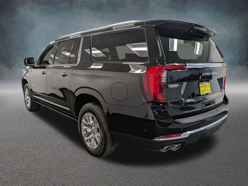 Used 2026 GMC Yukon XL Denali w/ Sun & Power Step Package AWD/4WD image 6