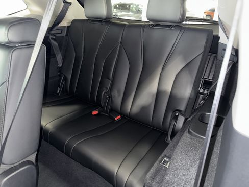 Used 2023 Acura MDX SH-AWD image 15