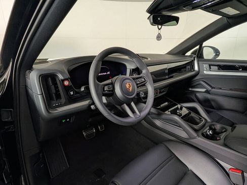 New 2026 Porsche Cayenne S image 4