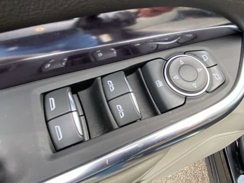 Used 2023 Cadillac XT4 Luxury AWD/4WD image 17