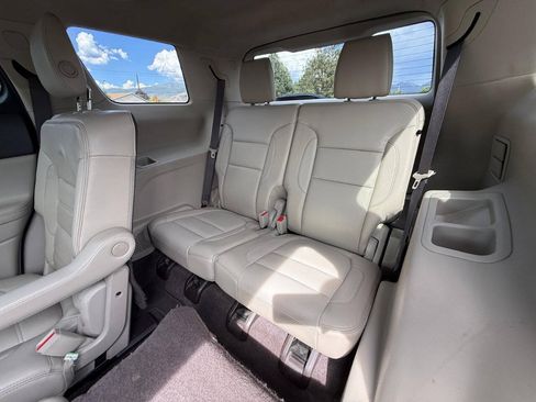 Used 2017 GMC Acadia Denali w/ Technology Package AWD/4WD image 12