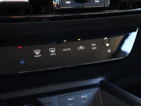 New 2025 Nissan Kicks SR image 16