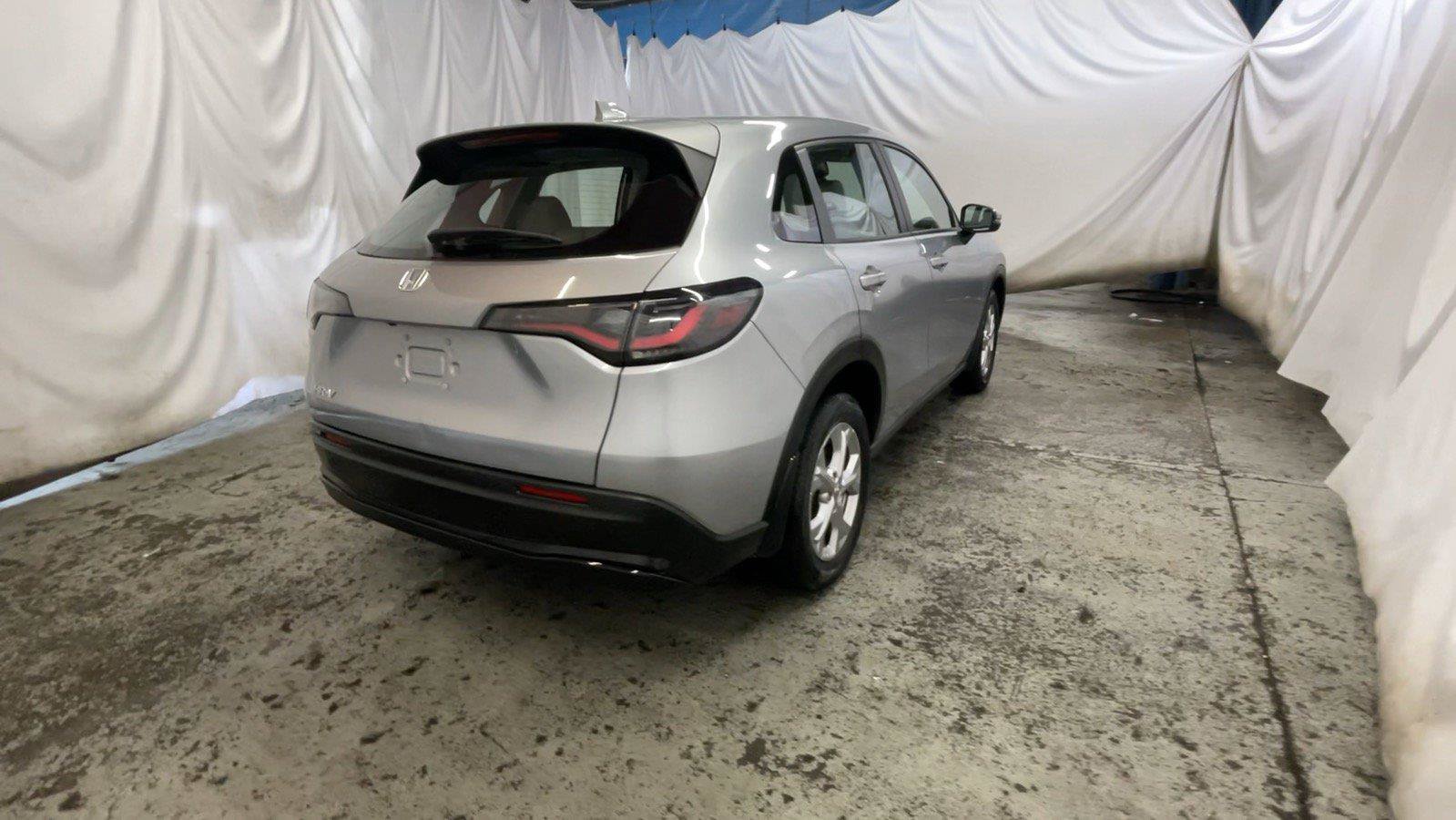 Used 2023 Honda HR-V LX image 6